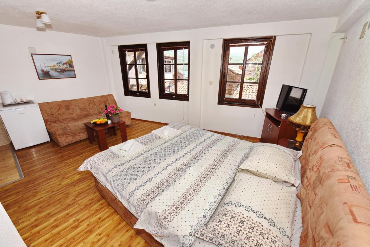Villa Sapkar Lake View Ohrid Buitenkant foto